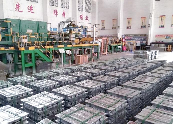 市场营销部业务经理李永川表示,春节后铅锌冶炼厂的产品会分批发运至
